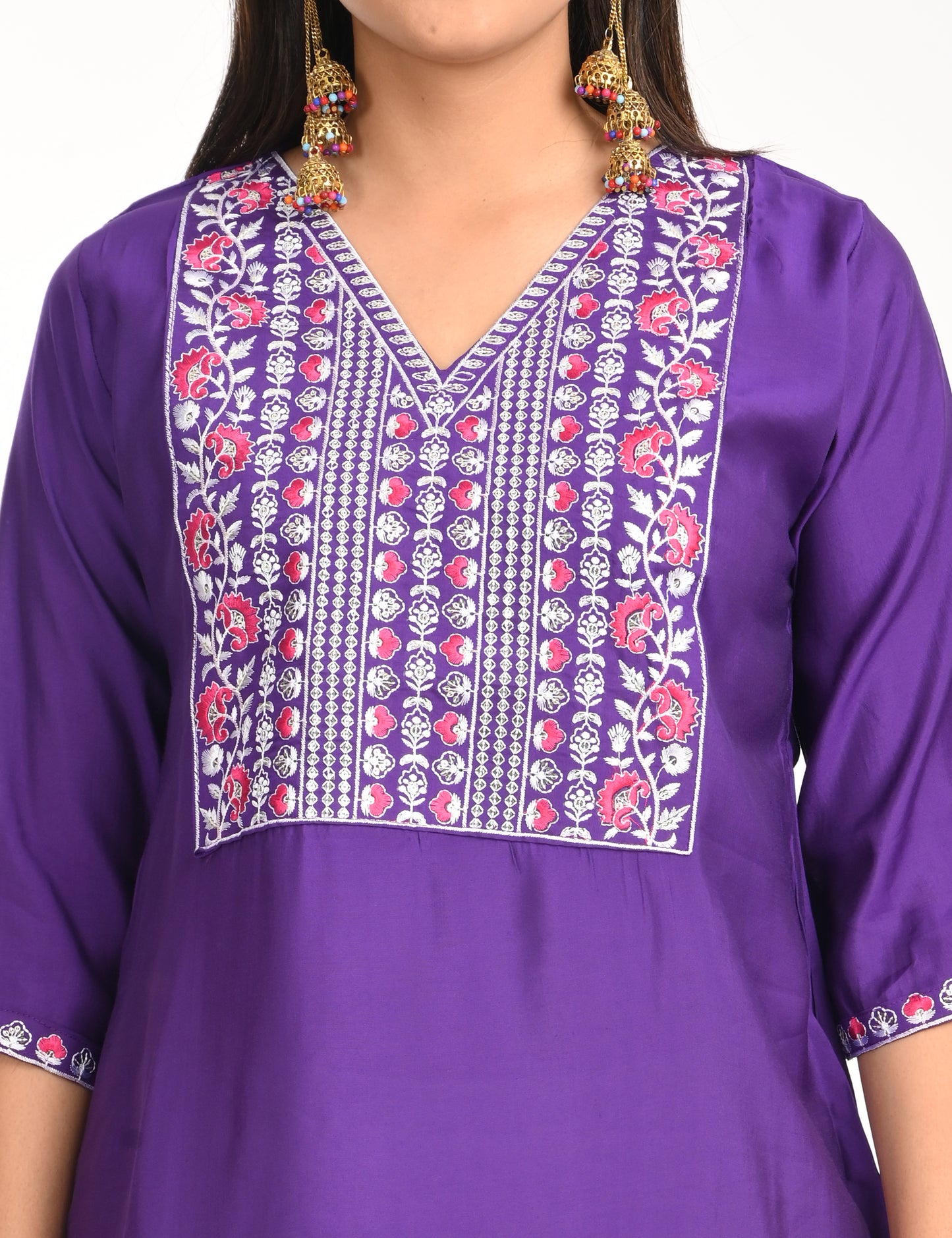 ONVIEW | 1422 | ROMAN SILK EMBROIDERY WITH BORDER | PACK OF 4