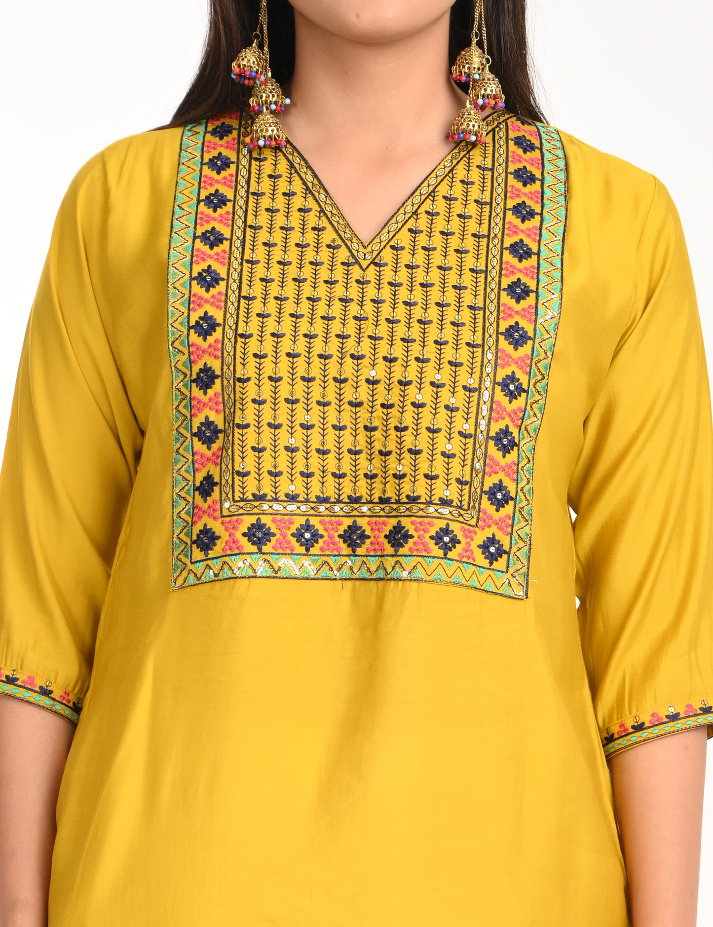 ONVIEW | 1427 | ROMAN SILK EMBROIDERY WITH BORDER | PACK OF 4
