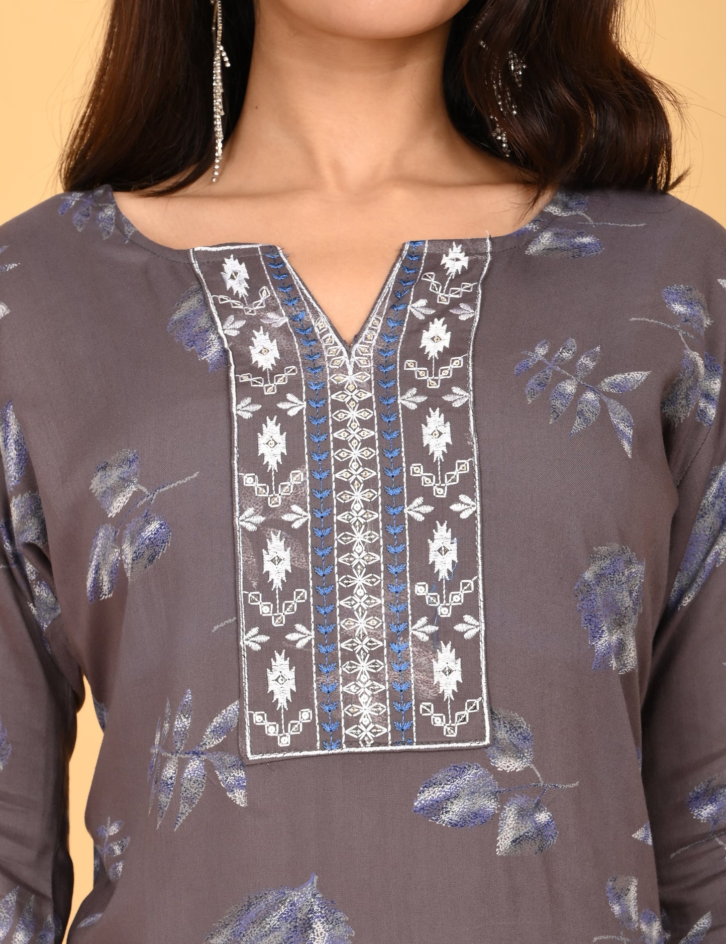 UJIRE | 105 | SMALL EMBROIDERY | PACK OF 4