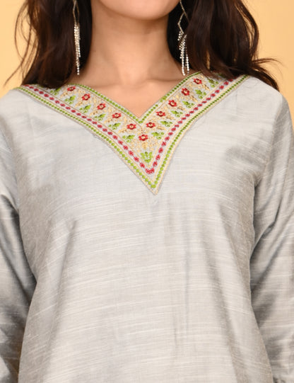 ONVIEW | 1123 | V-NECK EMBROIDERY | PACK OF 4