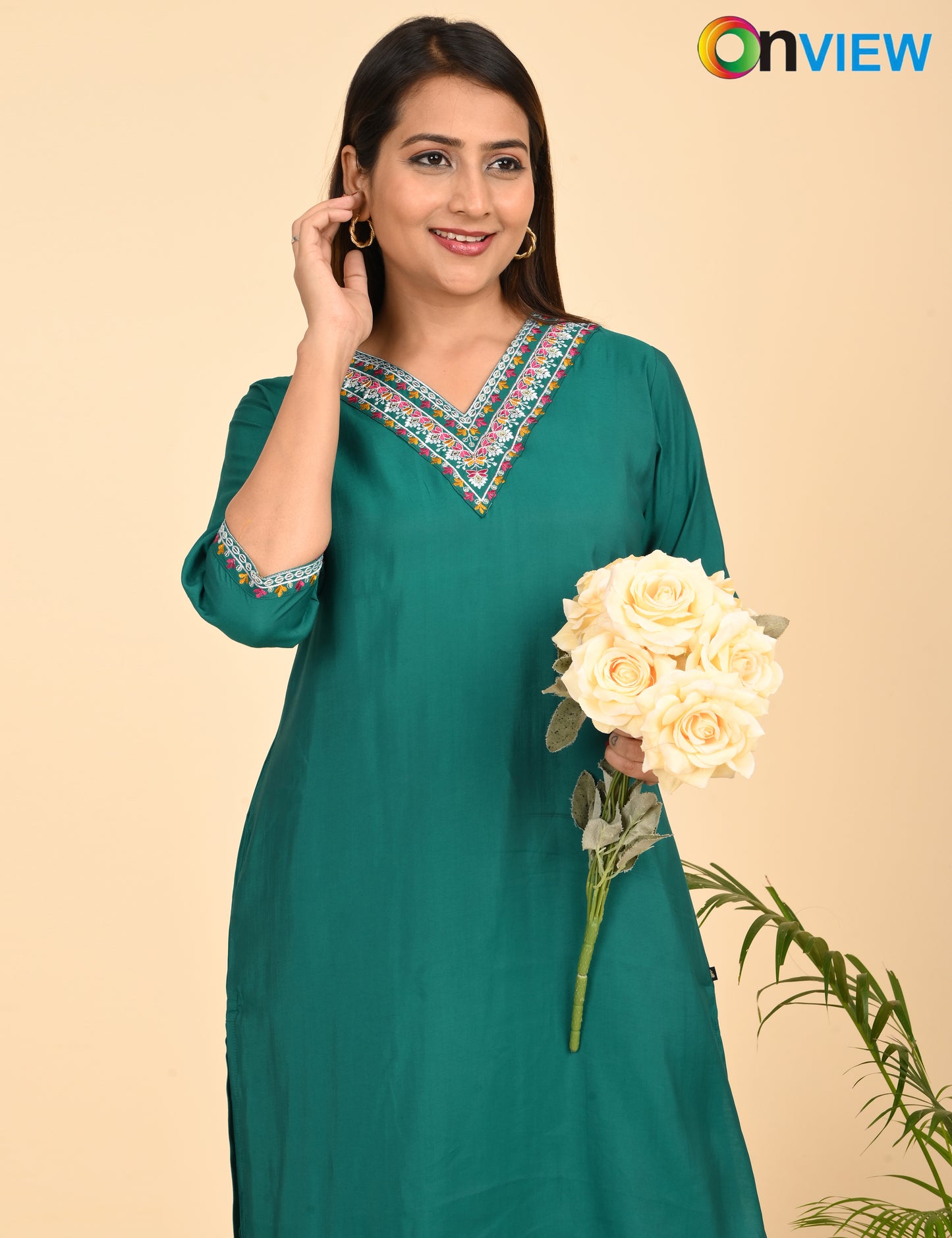 ONVIEW | 1436 | ROMAN SILK EMBROIDERY WITH BORDER | PACK OF 4