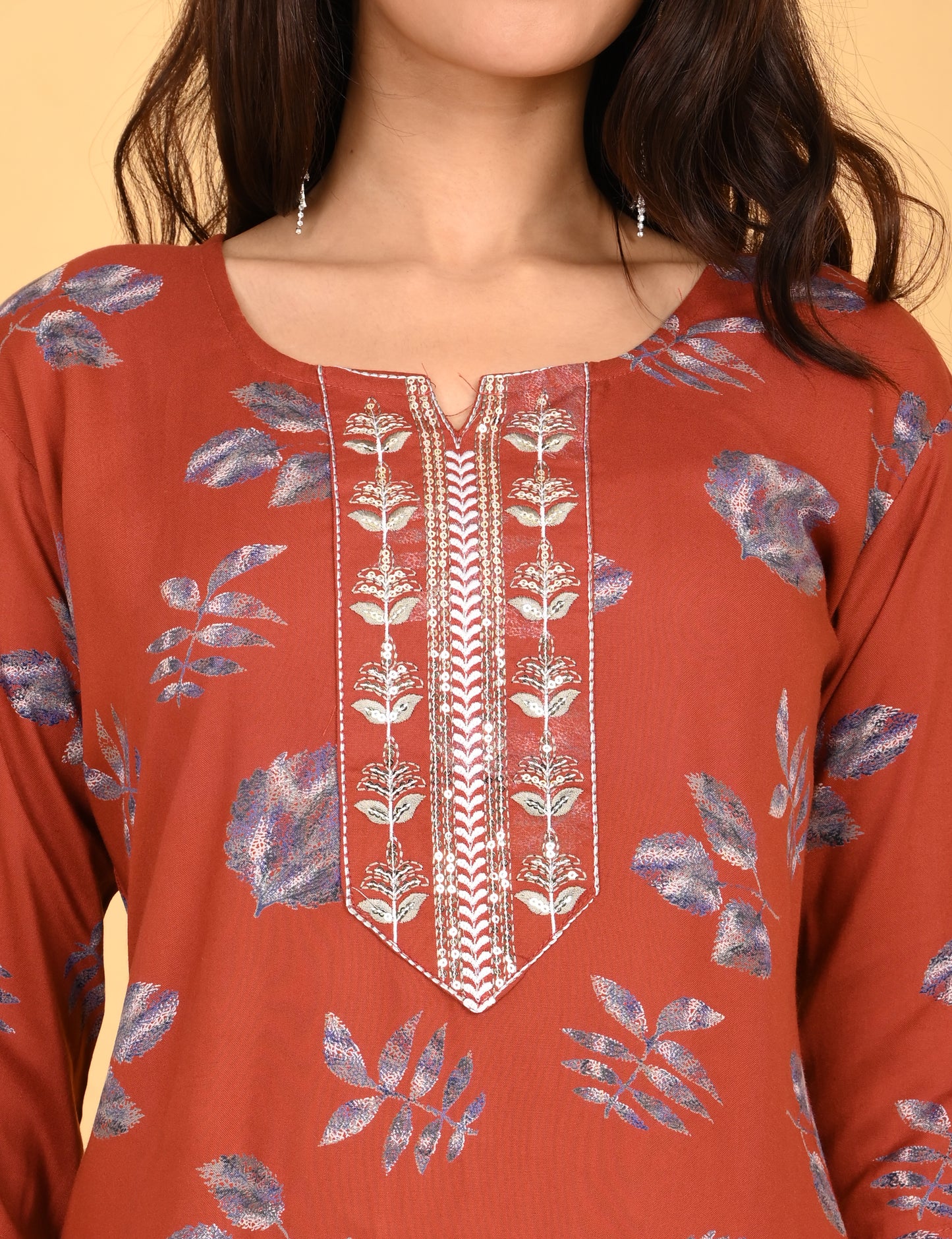 UJIRE | 054 | SMALL EMBROIDERY | PACK OF 4